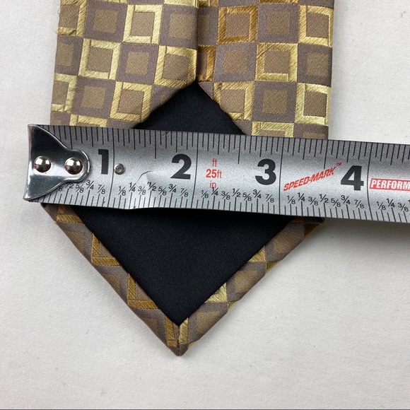 Kenneth Cole Reaction Gold Square Pattern Tie - Picture 4 of 4